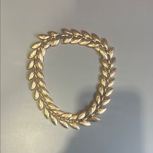 Elegant Gold Leaf Necklace